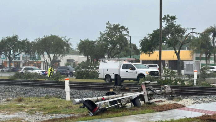 Tornado confirmed in Hobe Sound, NWS reports