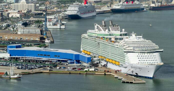 Texas port bond pricing undeterred by hurricane